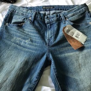 GUESS jeans NWT